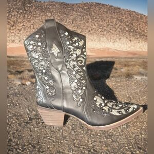 Embellished Rhinestone & Glitter Short Black Cowgirl Boots